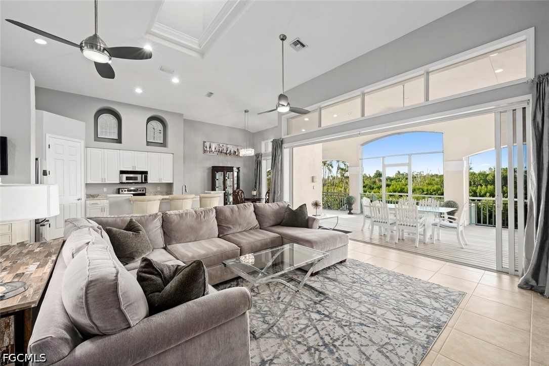 824  Birdie View Point