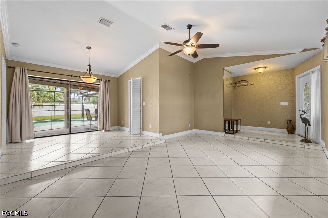 404 SW 34th Terrace