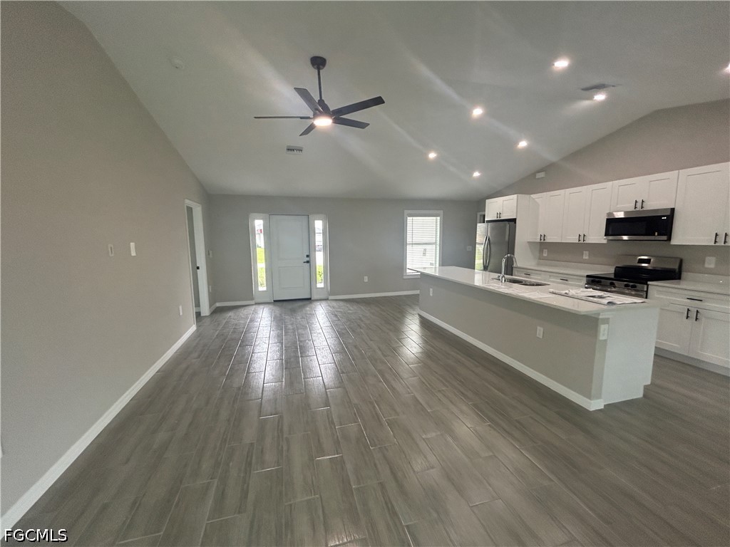 3804 NE 9th Place