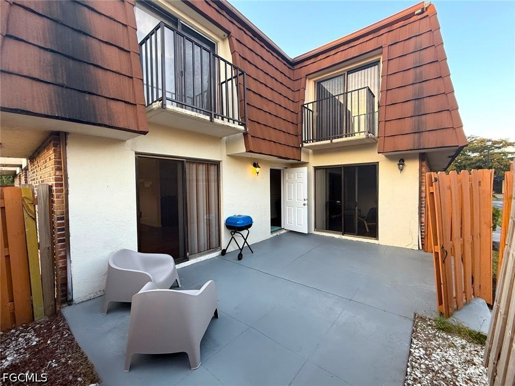 1406  Park Shore Circle, Apt 3