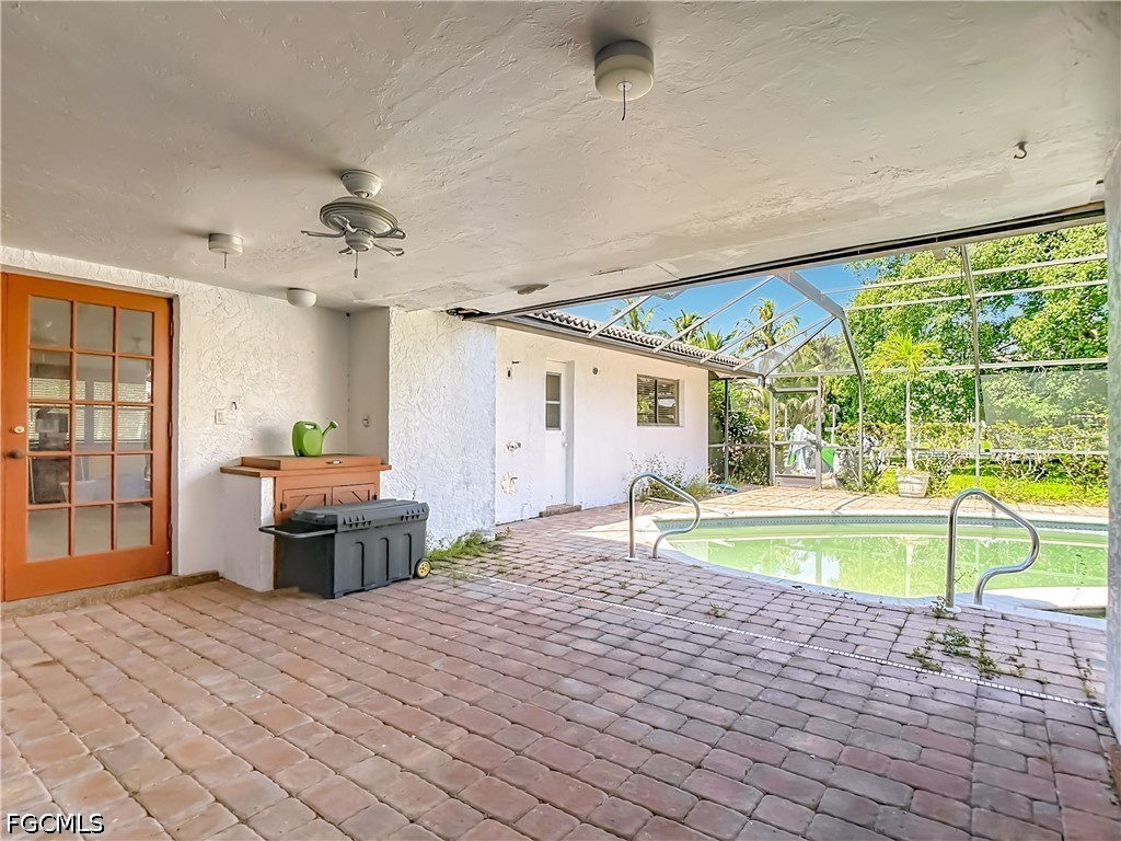 1864  Marina Circle