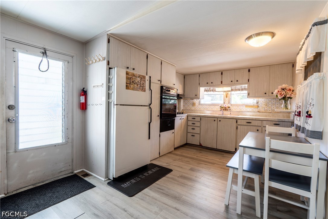 5558 Palm Beach Boulevard, Apt 14