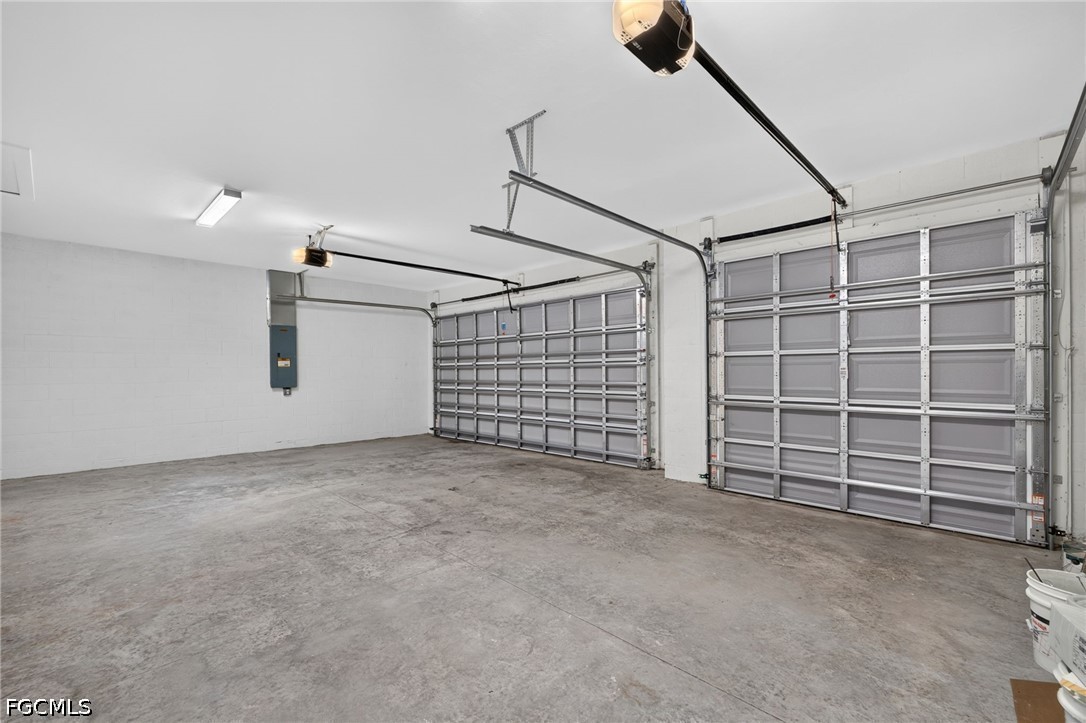 3301 NW 17th Lane