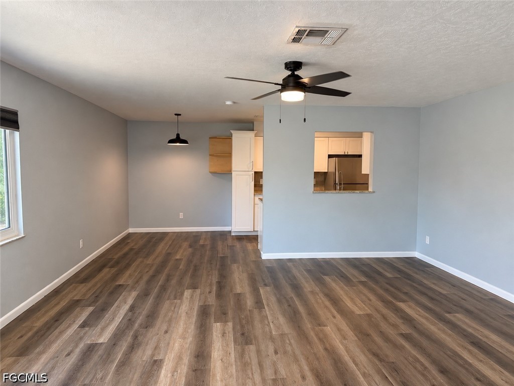 3032 SE Santa Barbara Place, Apt 3