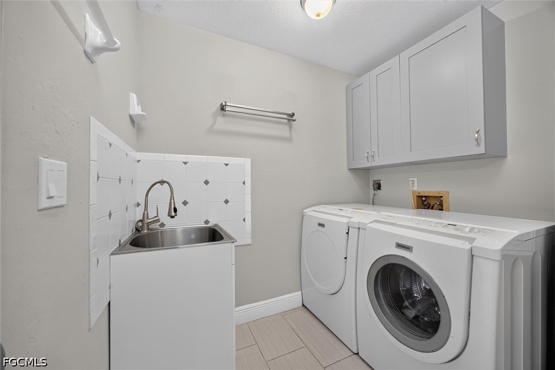 305 SE 27th Terrace