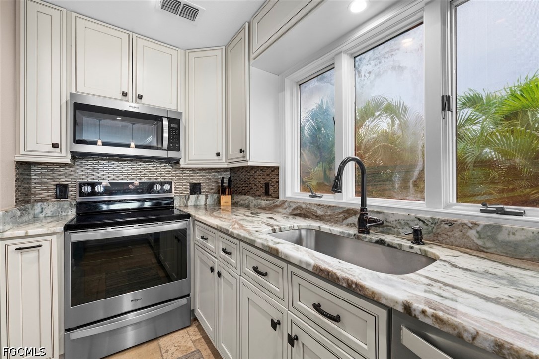 805 San Carlos Drive