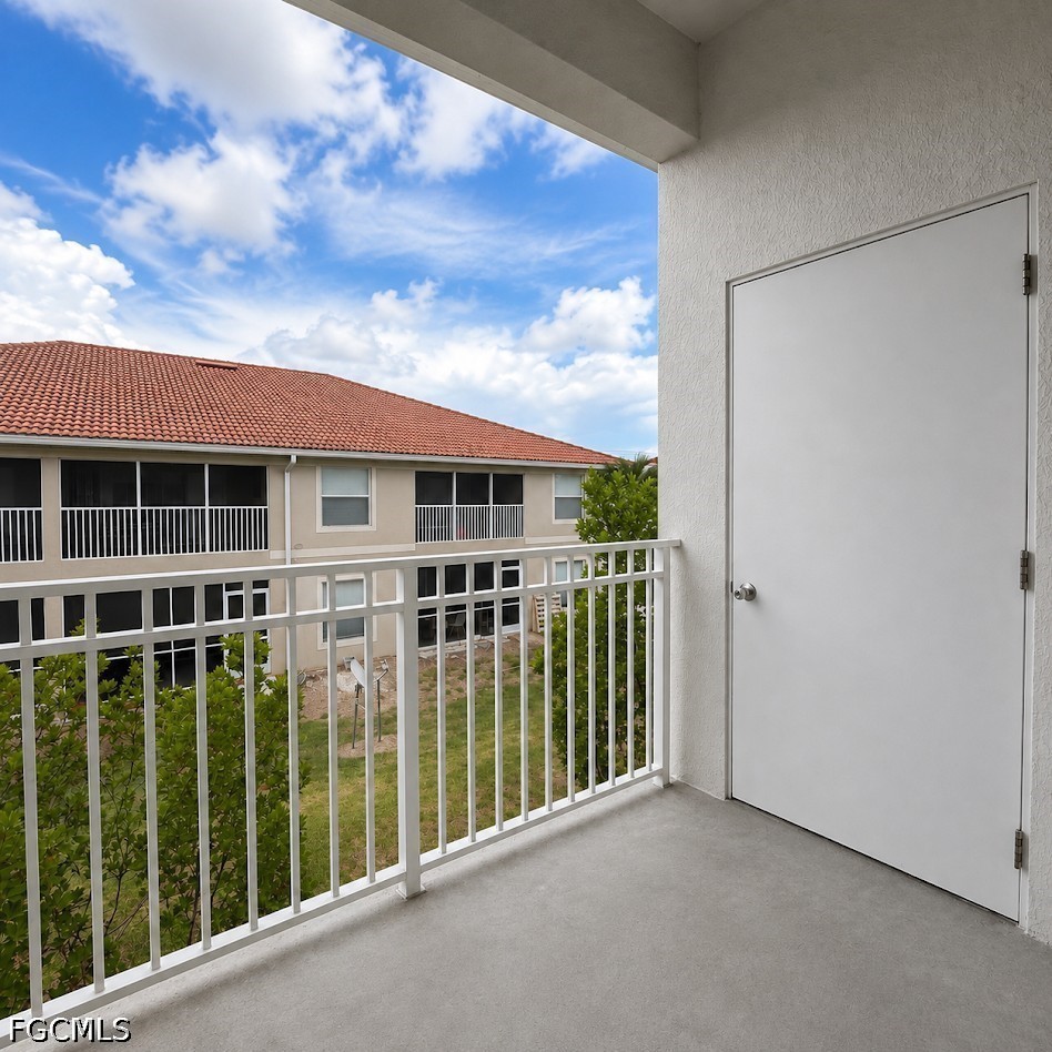 3303 SW 8th Place, Apt 205