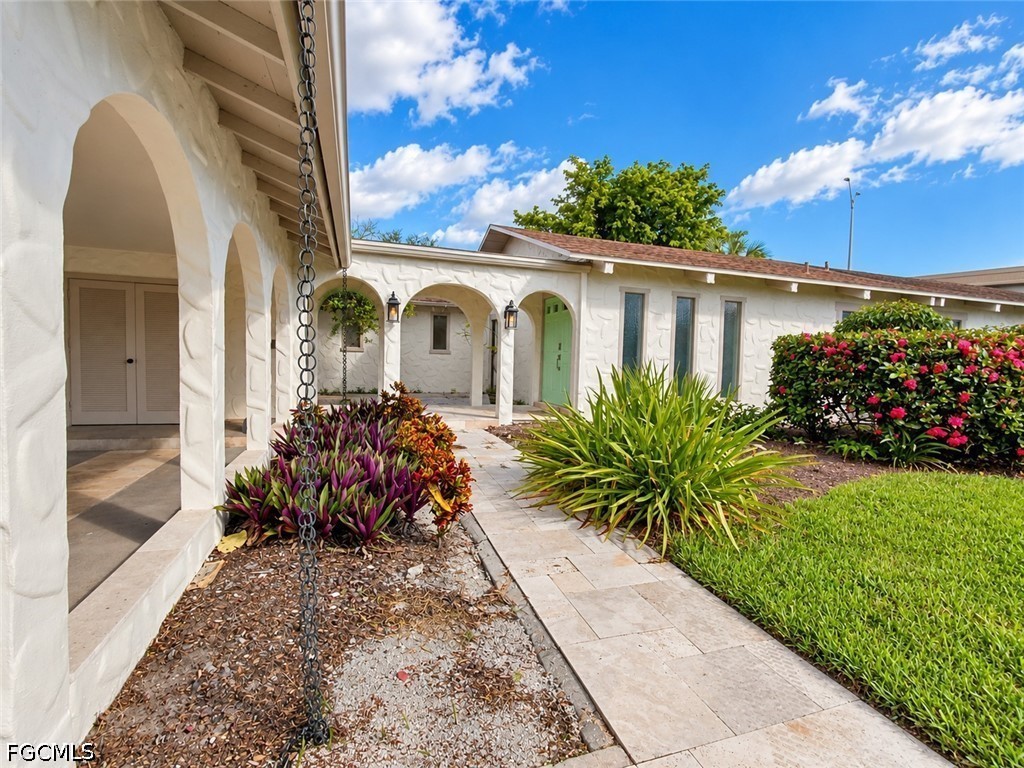 4272  Island Circle, Apt B