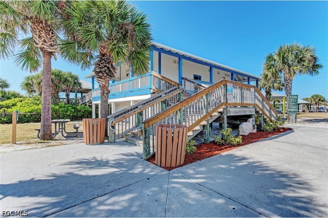 7382  Sutton Lane