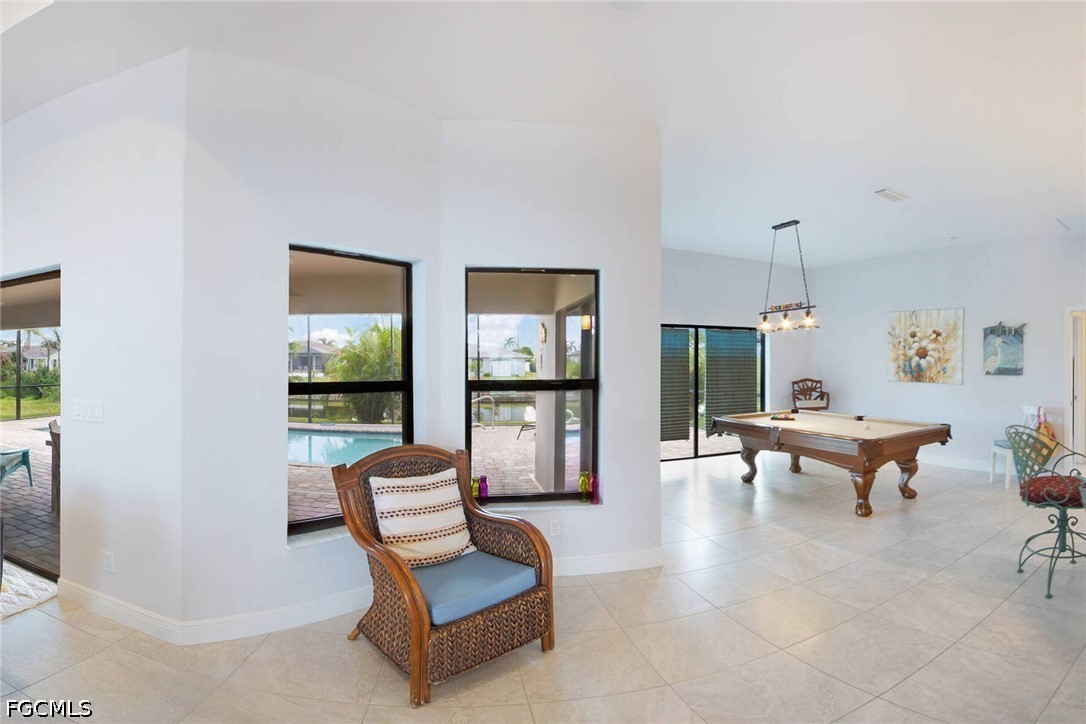 2712 SW 4th Place