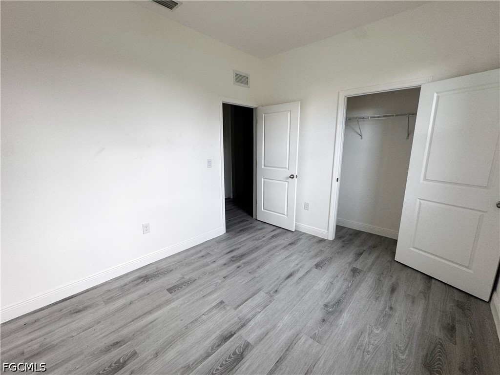 5004 Moon Lane