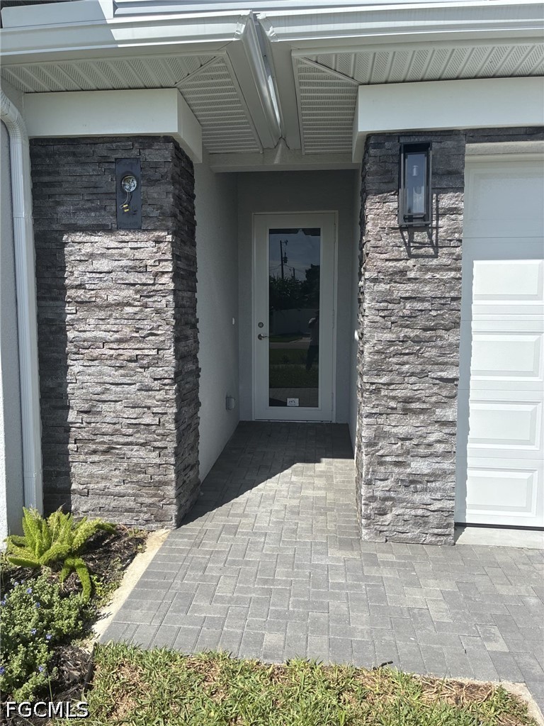 908 NE 8th Place