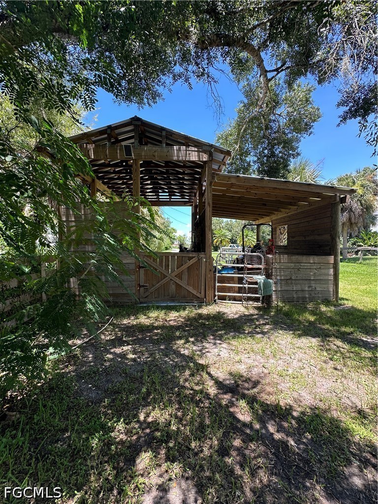 1409  Lavilla Road