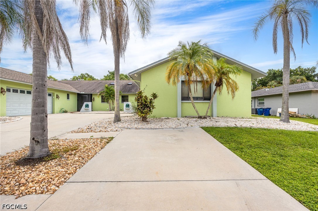 5815/5817  Littlestone Court