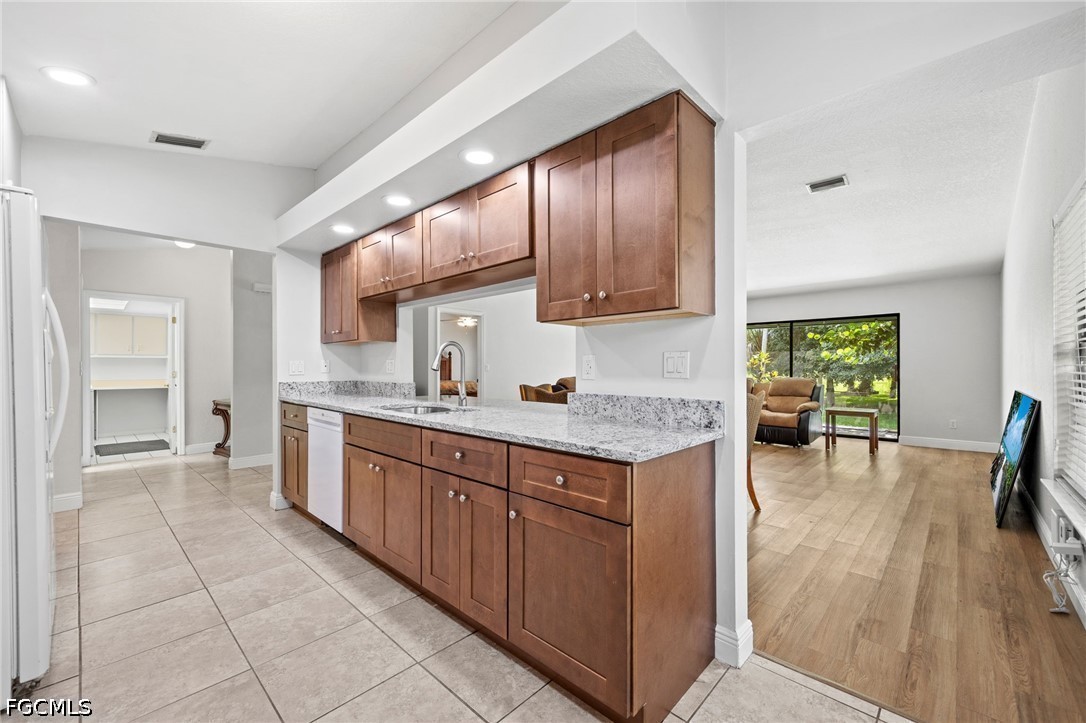 5815/5817  Littlestone Court
