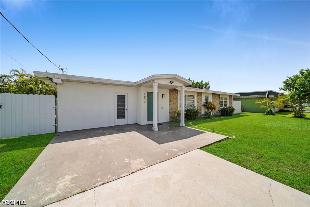 1032 NE Pine Island Lane