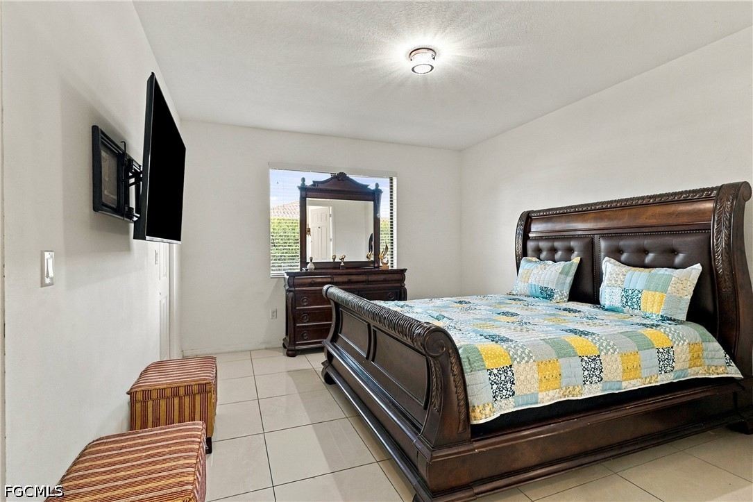 5073  Arancia Lane
