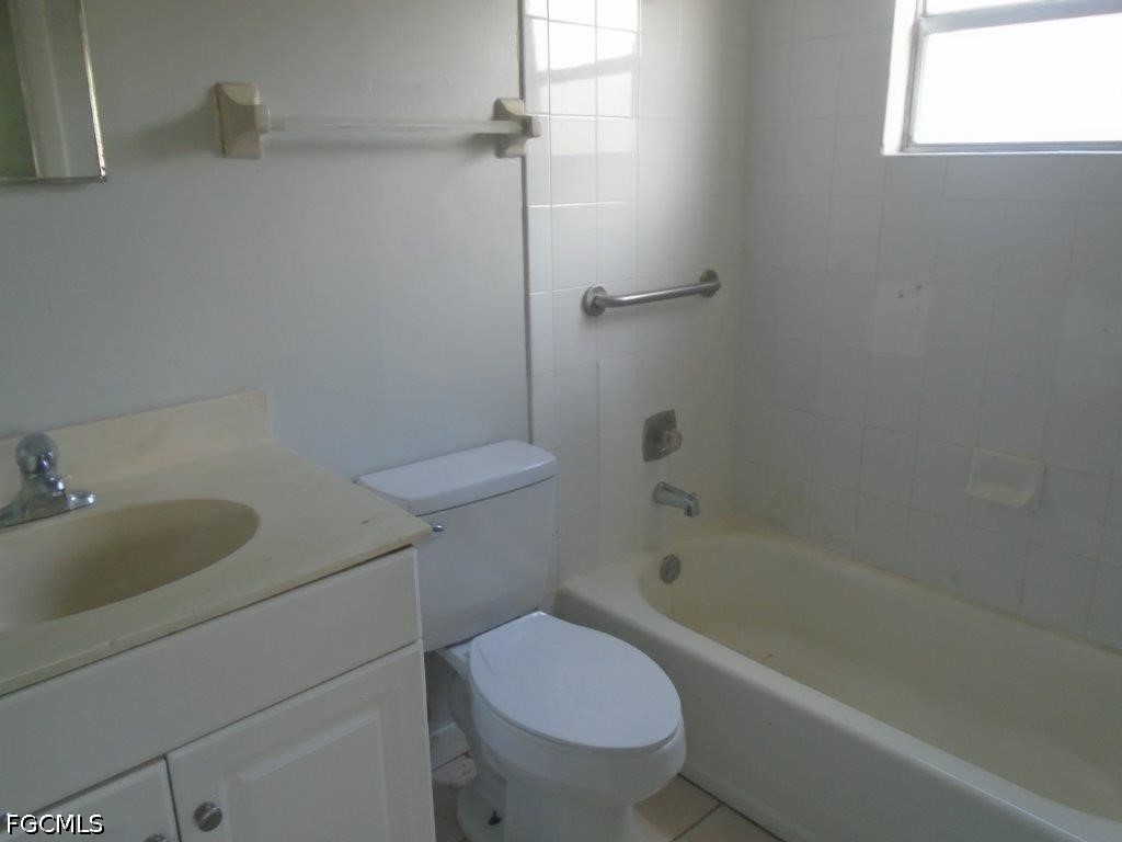 636 SE 13th Court