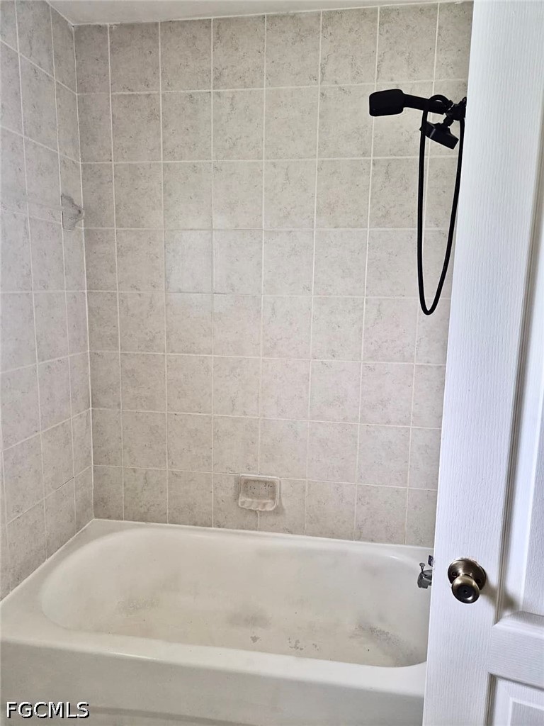 5129 / 5131  25th Street, Apt 5131
