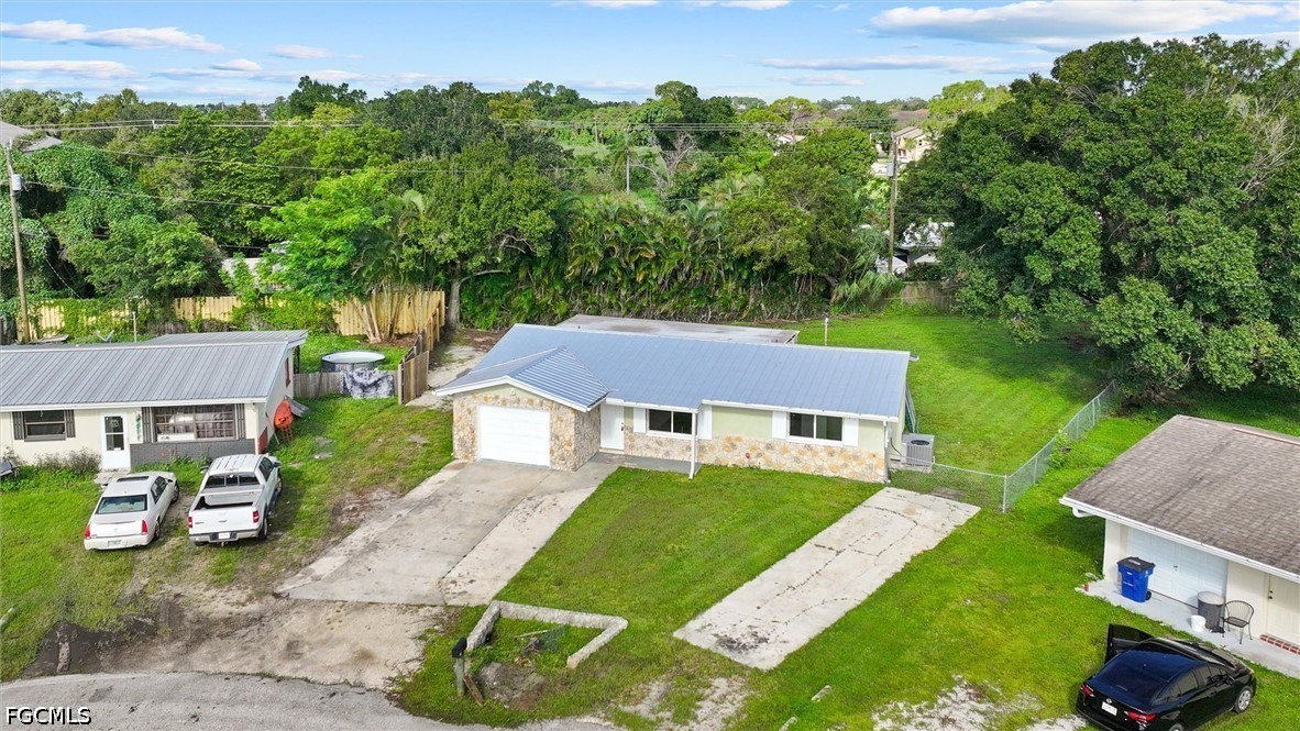 1274  Pondella Circle