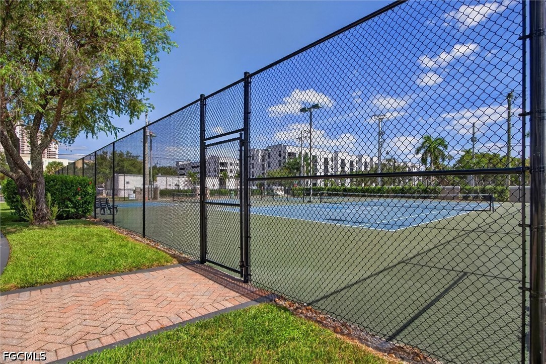 1910 Virginia Avenue, Apt 202
