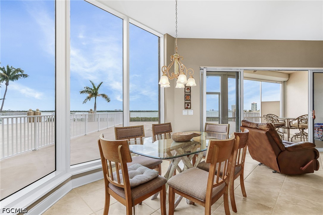 4137  Bay Beach Lane, Apt 522