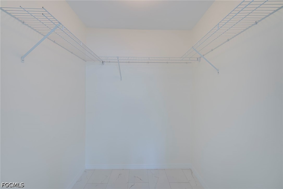 3225 E Riverside Drive, Apt 21B