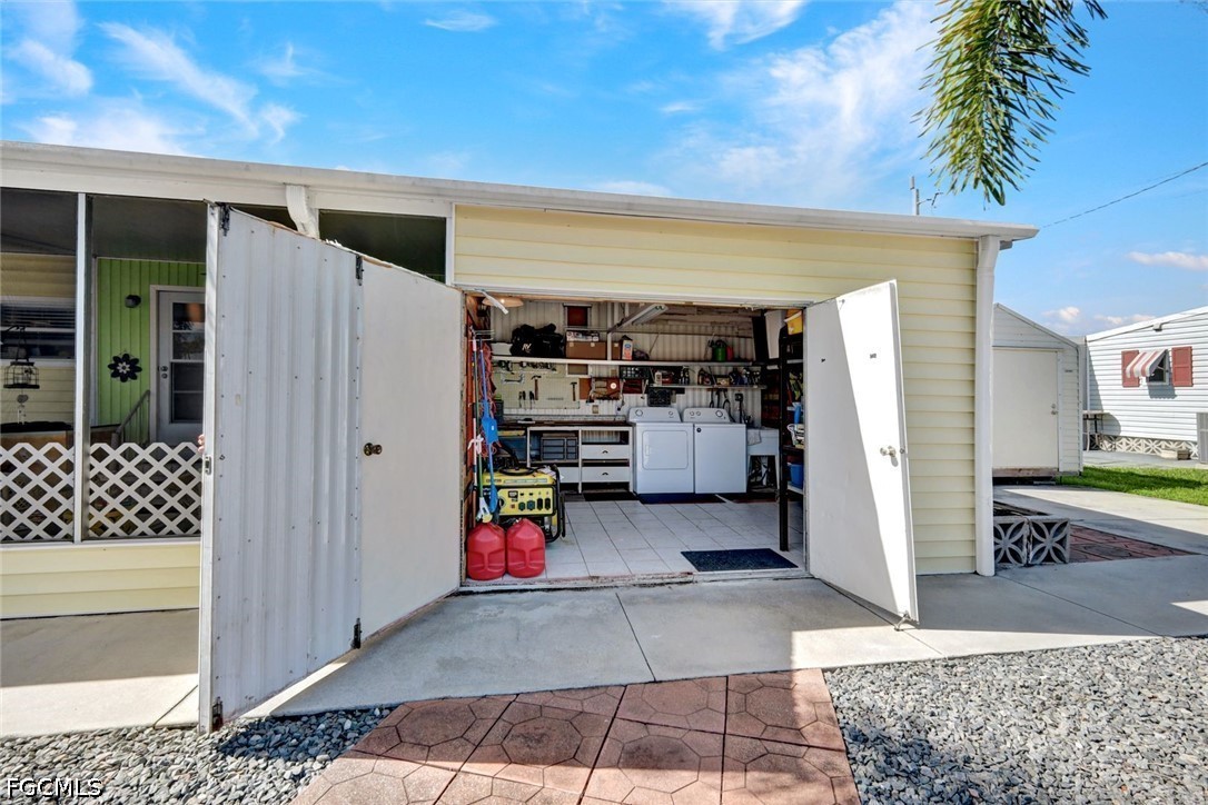 16049  Hibiscus Way