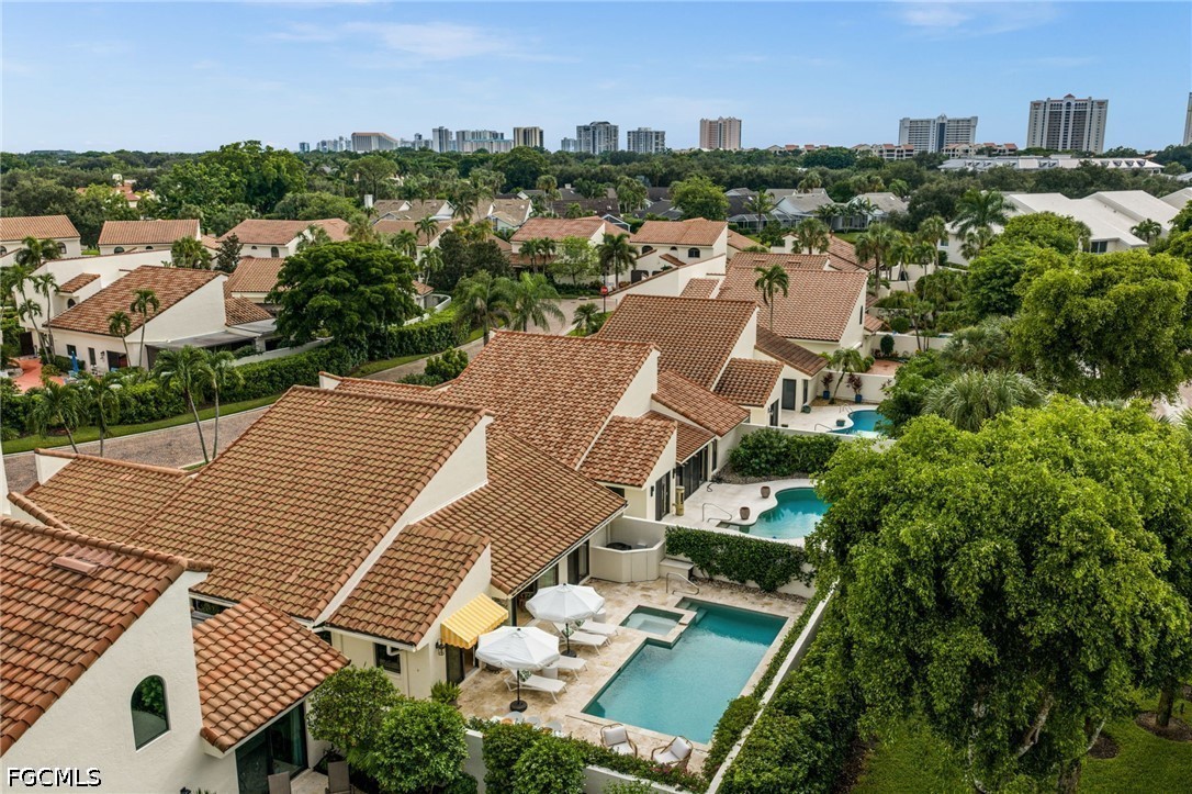 809 Sand Pointe Drive, Apt 4