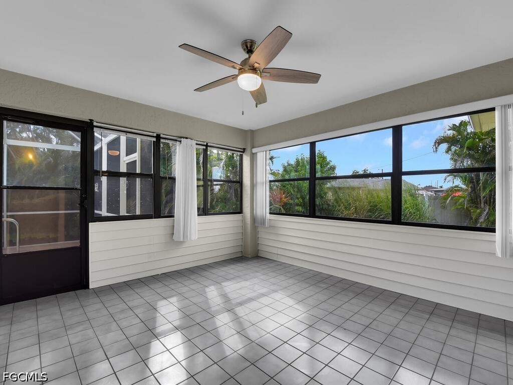 4836/4838  Marine Drive