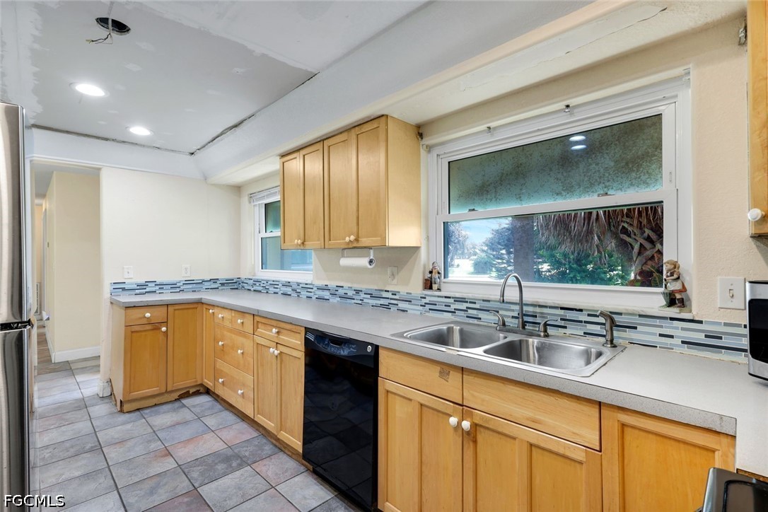 5248 Versaille Court