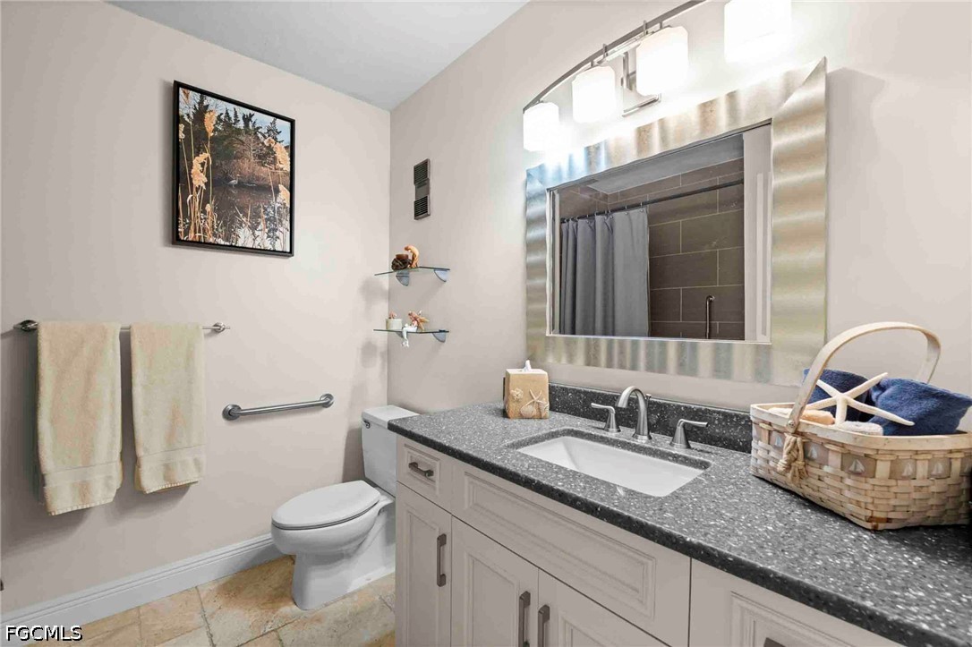 1920 Virginia Avenue, Apt 203