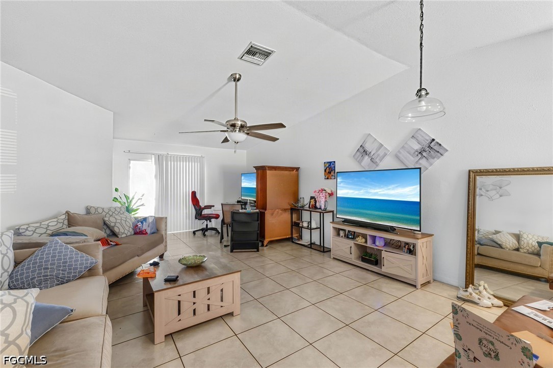 1801/1803 SW Santa Barbara Place
