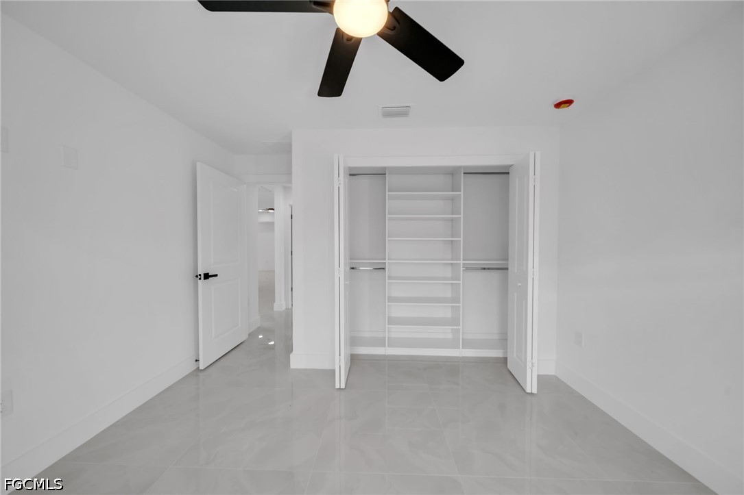 1025 Sentinela Boulevard