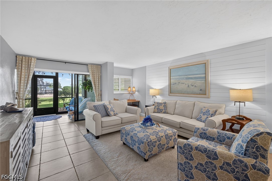 4387  Bowsprit Court, Apt 1B