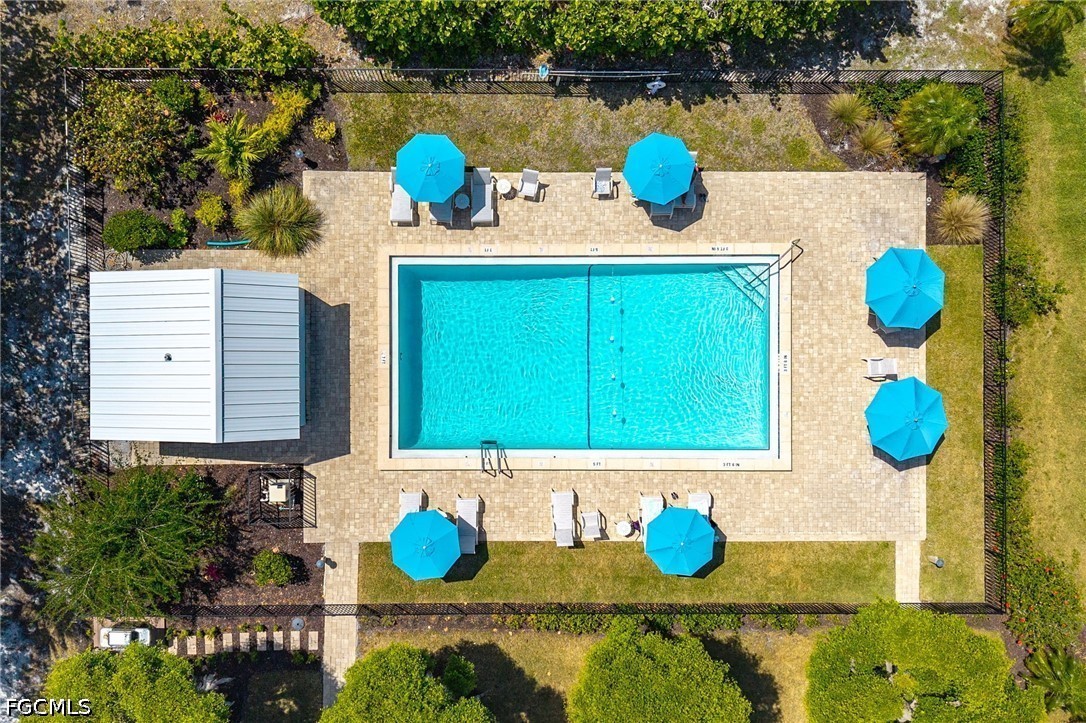 1250  Tennisplace Court, Apt E33