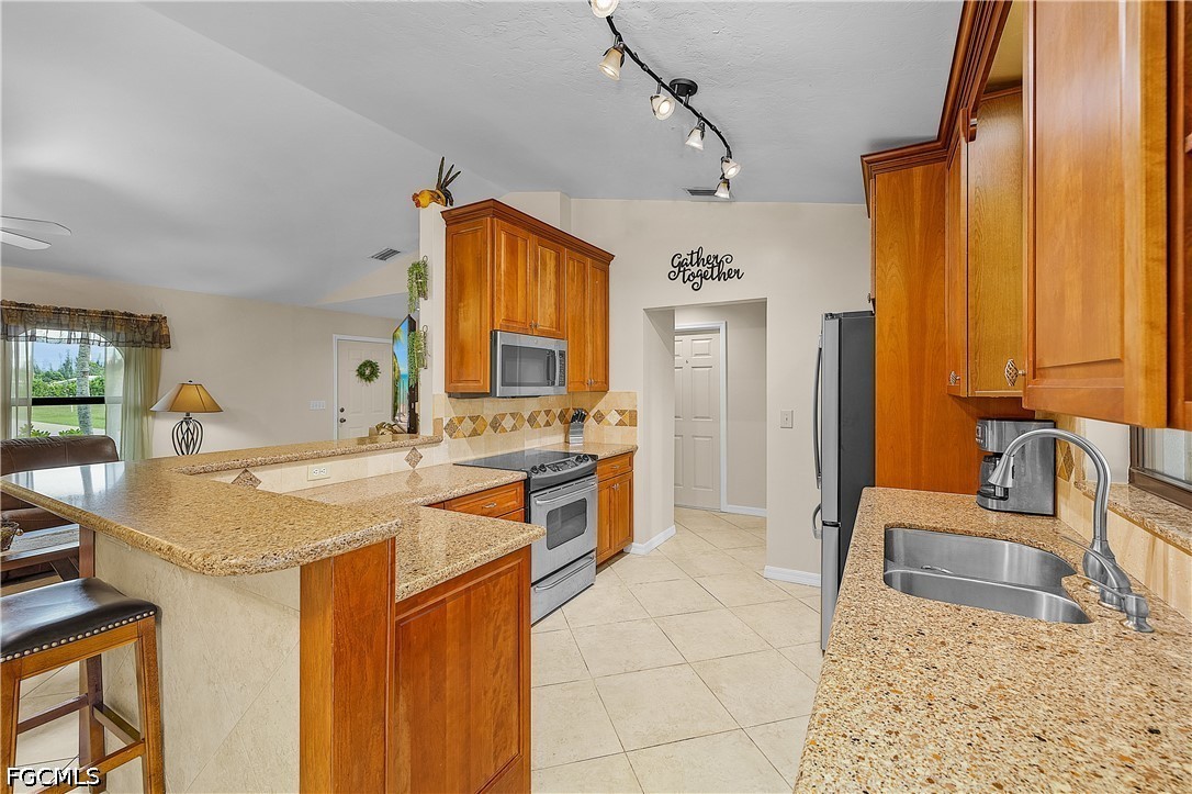 11553 Oakland Drive