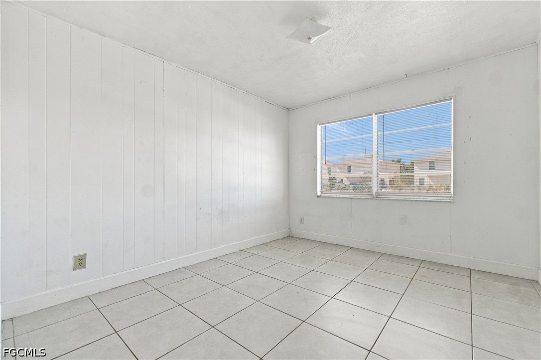 714 S Lopez