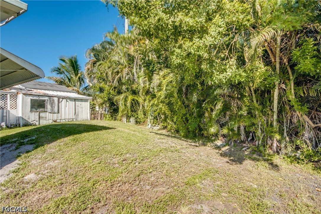 123  Amber Avenue
