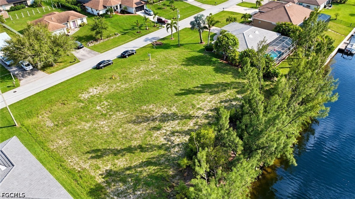 3748 SW 11th Place