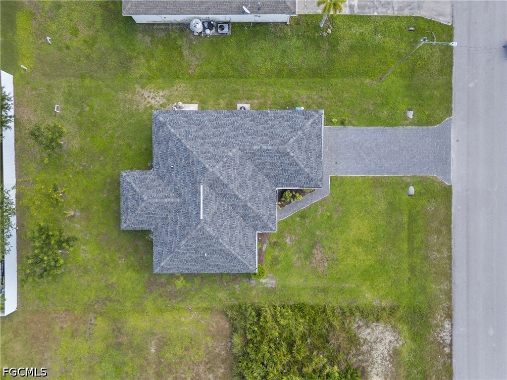 4137 NE 14th Place