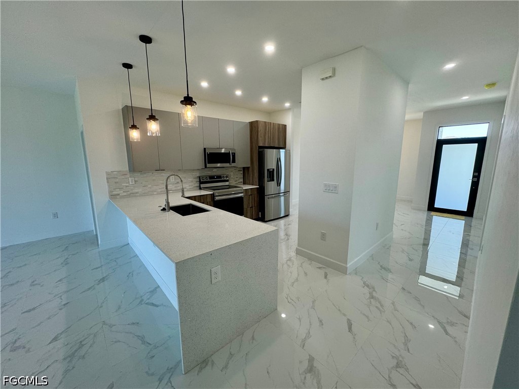 1208 NW 25th Place