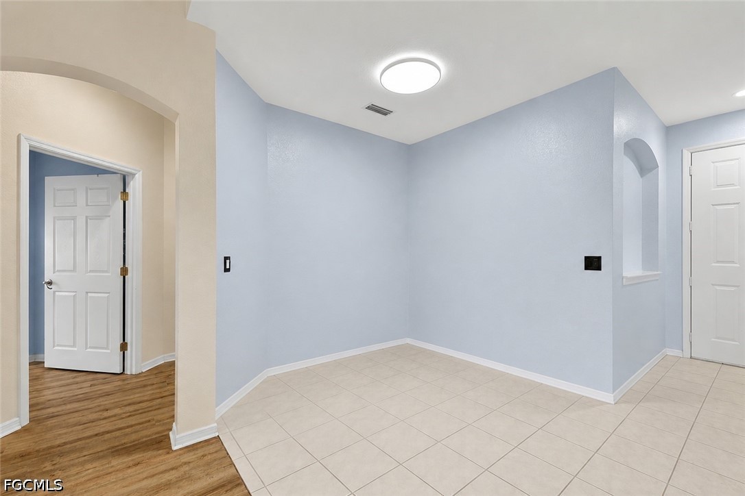 4219 Liron Avenue, Apt 204
