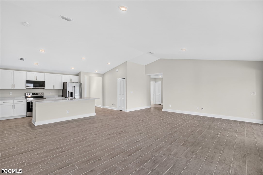 915 NW 9th Place