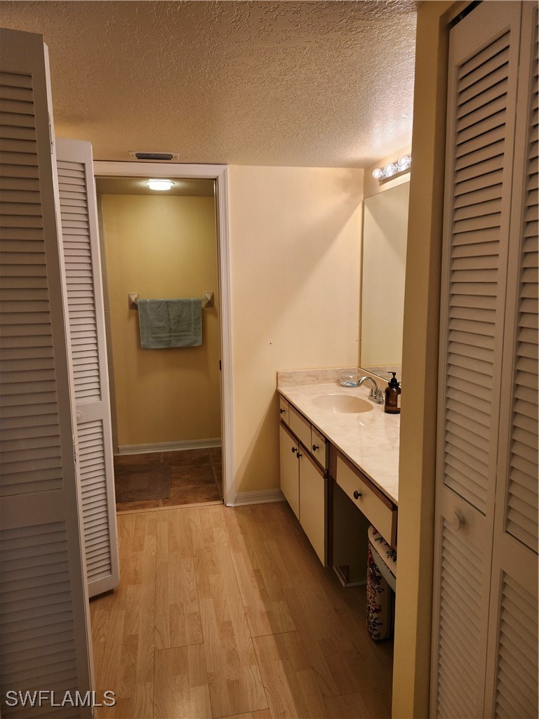 5885 Trailwinds Drive, Apt 712