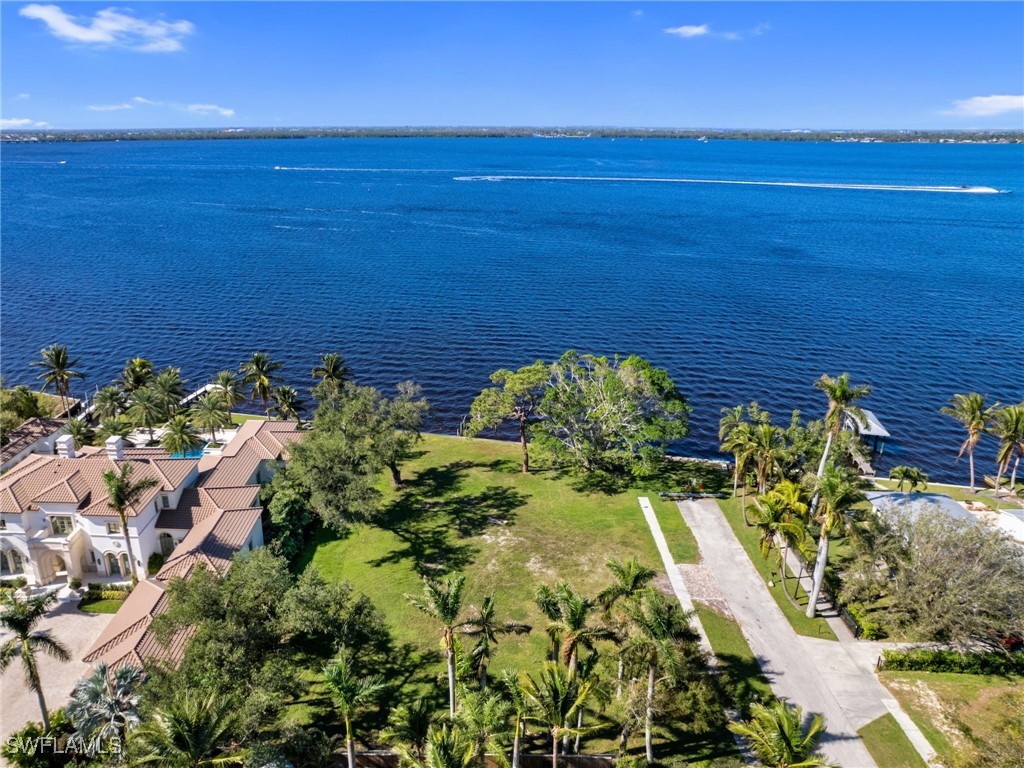 1212  Coconut Drive
