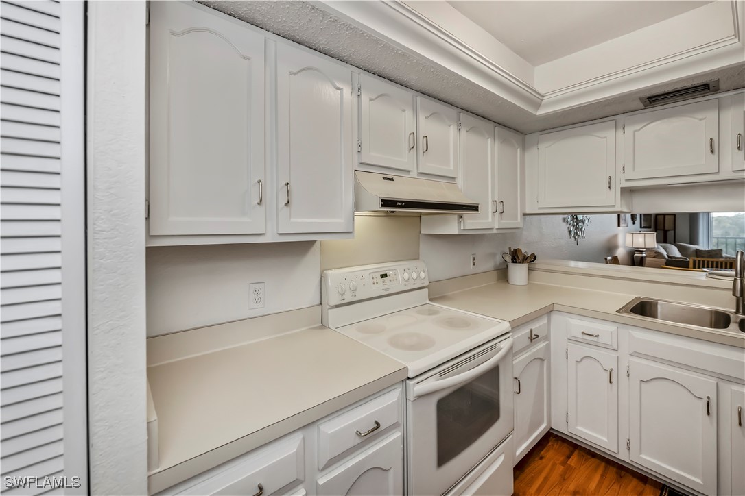 25188 Marion Avenue, Apt D205