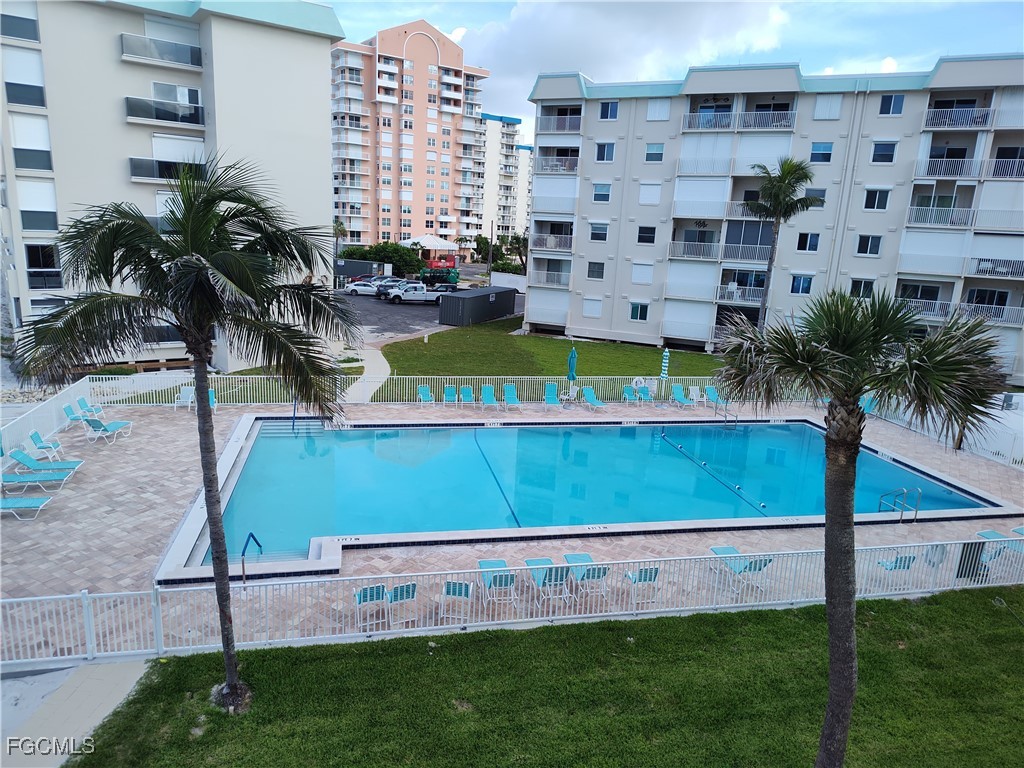 7400 Estero Boulevard, Apt 528