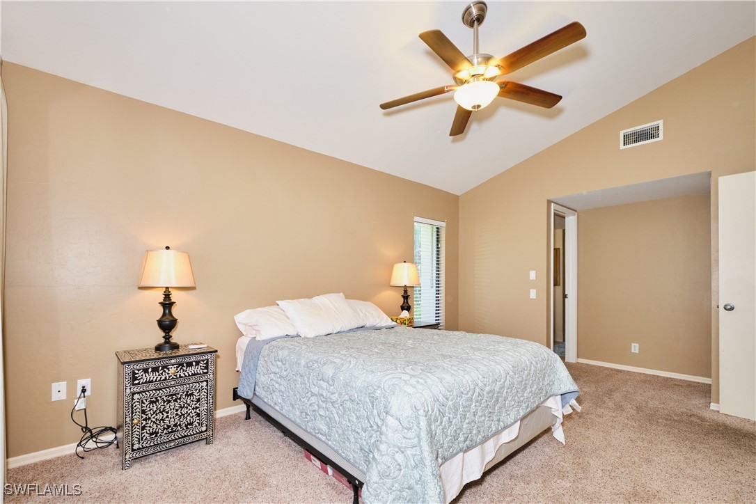 16928 Villas Square
