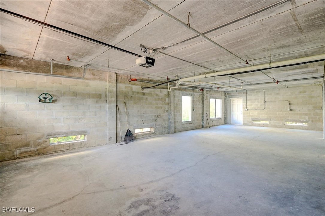 221 Lenell Road, Apt 1 (5 A )
